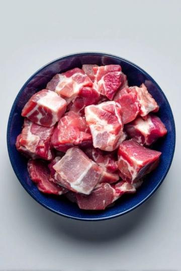 經典家常菜粉蒸肉制作指南：食材調料與烹飪技巧詳解