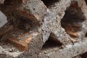 墻固就是指水泥、混凝土等建筑材料固化后的硬性物質。