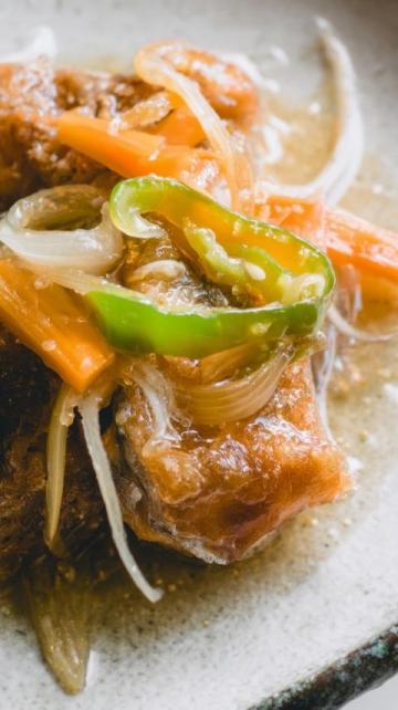 家常版魚香茄子的簡單做法，酸甜可口超下飯