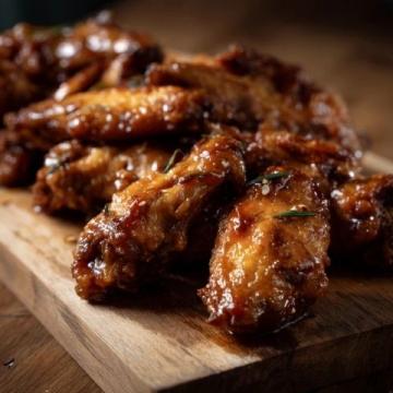 美味的啤酒醬香雞翅圖片(啤酒醬香雞翅香氣四溢的美味之選)