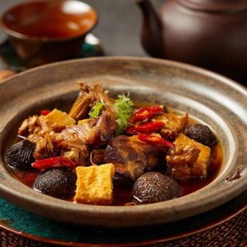 梅菜扣肉秘籍：家常美味制作指南，蒸出幸福滋味！