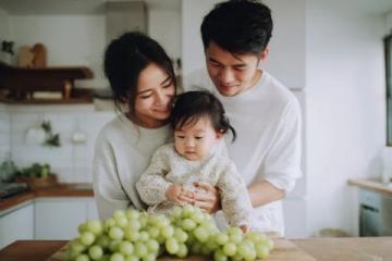 一到四歲育兒指南:飲食運動語言發展全攻略