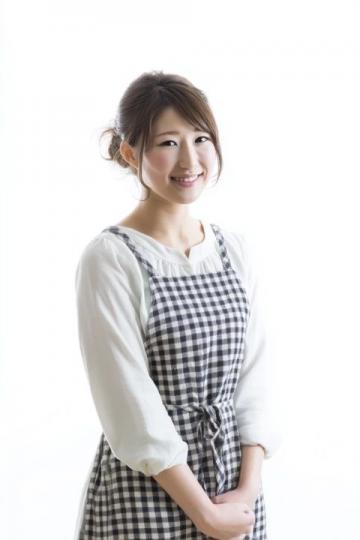 劉宇寧重操舊業秀廚藝(劉宇寧美食)