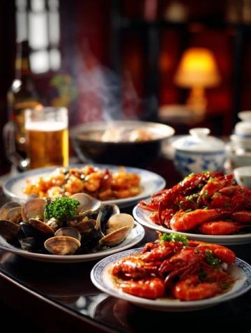 山東美食豐富多樣,既有經(jīng)典的傳統(tǒng)菜肴,也有地方特色小吃