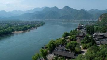 跟著大明星游四川西有都江堰，東有五鳳溪！這個古鎮火了！湖南衛視天天向上都來打