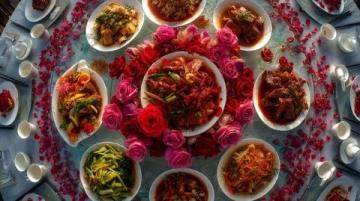 以下是關(guān)于西寧美食釀皮的介紹