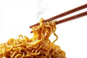地道廣東味!簡單幾步做出超好吃的炒河粉,快收藏學習