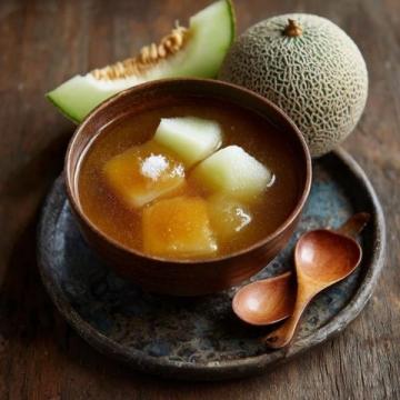 養生必備白菜豆腐三鮮湯，簡單營養，老少皆宜