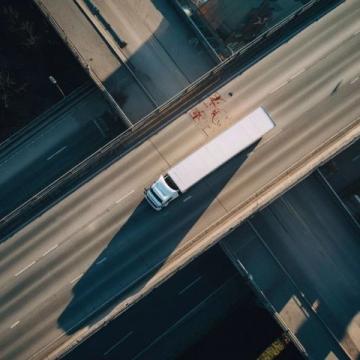 掌握美國高速公路繳費指南:避免收費路段、了解電子繳費系統及其使用方法