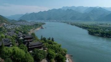 江河交匯京口瓜洲一水間
