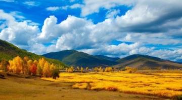 云南旅游攻略云南是中國旅游資源最豐富的省份之一,融合了雪山峽谷、高原湖泊