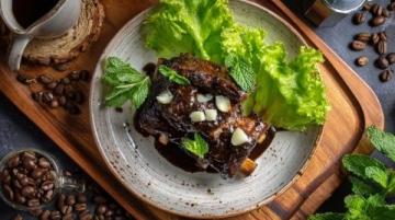 **潮汕風味｜蒜蓉五香排骨一口酥香，喚醒味蕾的極致盛宴**