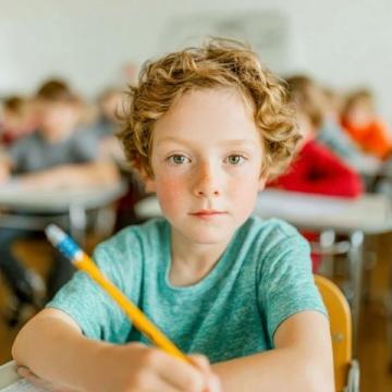 孩子幼兒園就該學一年級知識嗎?快樂童年與壓力教育的糾結(jié),求支招!