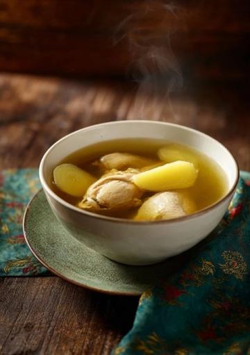鹽城特色經典菜：魚翅肉絲粉絲湯的鮮美秘制法