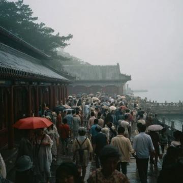 太原蒙山大佛景區探秘:云霧中的千年古佛遺址之旅