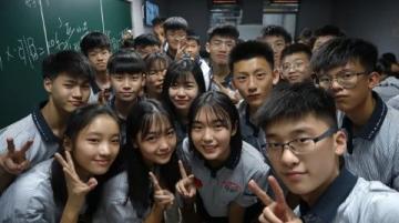 十名兒童千里尋夢之旅：從家鄉(xiāng)到上海