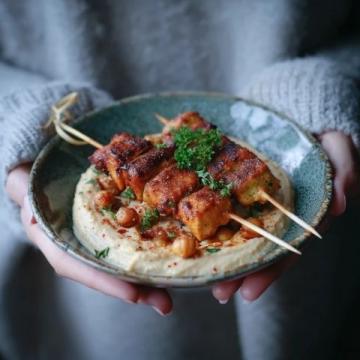 網友們熱情分享美食照,展現對生活中的快樂和幸福的追求。