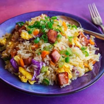 快手香腸土豆燜飯:簡單美味,懶人首選
