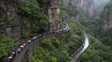 廣西德?？h都安鄉(xiāng)福記村一名確診病例的許某人，兩次行程軌跡的差別，引起網(wǎng)友們好奇