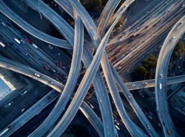 掌握美國高速公路繳費指南：避免收費路段、了解電子繳費系統及其使用方法