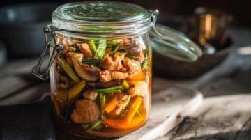 三塊錢解鎖脆爽下飯咸菜：醬香黃瓜簡單腌制教程