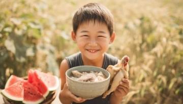 美食的白月光(童年白月光美食的回歸:時光與味道的重逢)