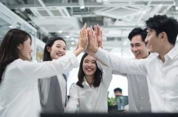 如何在上海定制一場難忘的室內年會與團隊建設活動？