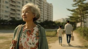今天看了一個(gè)好電影，根據(jù)日本著名相聲大師回憶錄改編的電影佐賀的超級(jí)阿嬤
