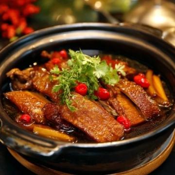 沈陽人私藏的溝幫子熏雞秘方！焦糖香嫩到舔手指