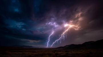 春雷喚醒生機(jī)盎然的詩篇