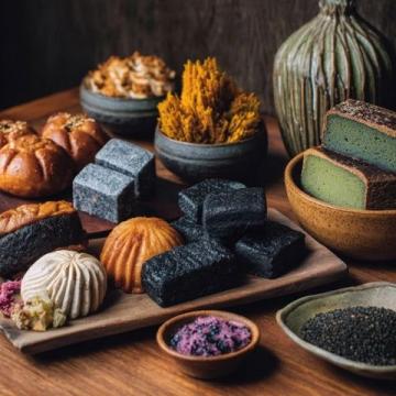 在這個早茶盛典中,我將帶您穿行于各式美味茶食之間.