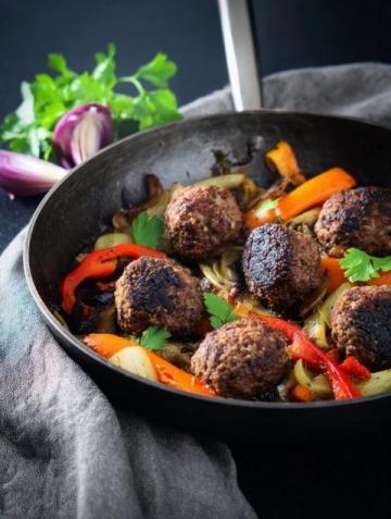 豬肉丸子是一個百搭的美食,能炸,能燉菜,能紅燒,能糖醋,還能做湯,平時做一些