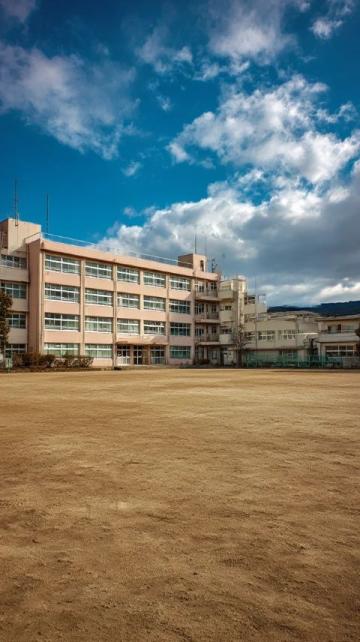 老六中變臉漯河小學解放路校區，鐵東片區的家長看好這塊金字招牌？7月13日