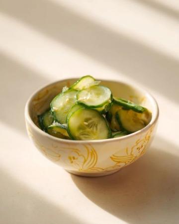 三塊錢解鎖脆爽下飯咸菜：醬香黃瓜簡單腌制教程