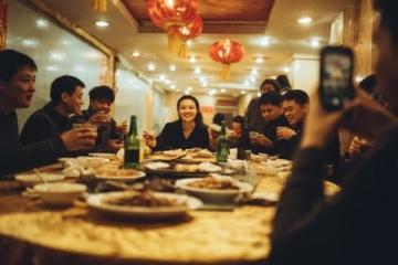 好久沒有來過南坪了,今天我們?nèi)コ蕴脱蛉怵^,這家開了20年的羊肉館