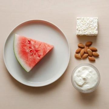 深夜放毒！這10款宵夜美食，好吃到讓你忘記減肥！