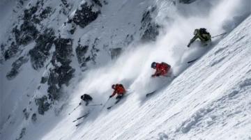 金佛山雪場開放，暢享滑雪樂趣，冬日旅游勝地不容錯過！
