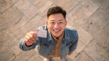 出行必備：身份證+學生證/老年證，輕松享受旅途優(yōu)惠與舒適