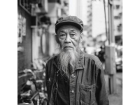 香港"糖水伯"：白發老人的甜蜜街頭生意