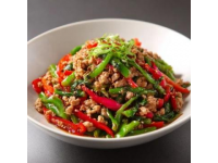家常美味：芹菜炒牛肉，營養豐富口感絕佳