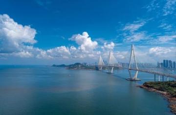 海南小鎮(zhèn)蛻變錄：從舊日時光到現(xiàn)代繁華的交通與環(huán)境革新之旅