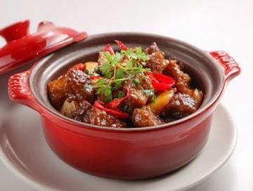 重慶雞公煲30年、3個地名與1個福建人的味覺逆襲