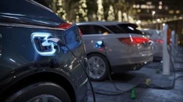 掌握電動車安全行駛要點(diǎn):超車“三不超”與跟車“五不要