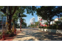 溫江大學(xué)城小吃街：校園美食天堂還是消費(fèi)反思？