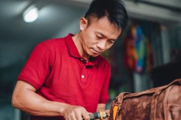探索皮革世界：從基礎到制作技巧的手工皮具指南