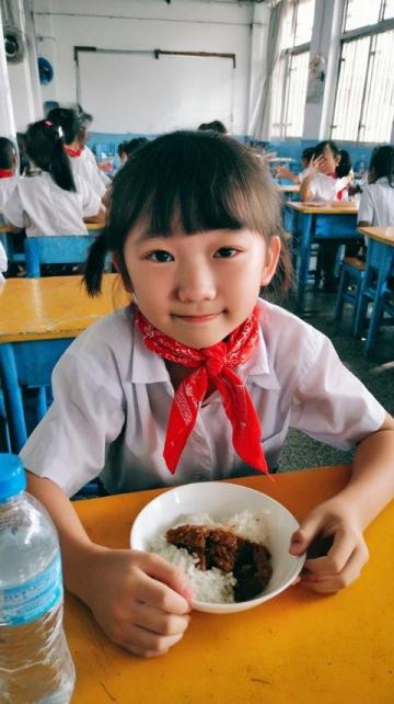 烏魯木齊小學每周食譜展現現代兒童優質營養餐現狀