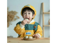 明天提前為孩子們過六一，老師建議準備食物共享美好時光