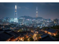 隨著中國(guó)往返新加坡航線的持續(xù)擴(kuò)展、免簽政策的實(shí)施，結(jié)合自由行、主題旅行等個(gè)性化出